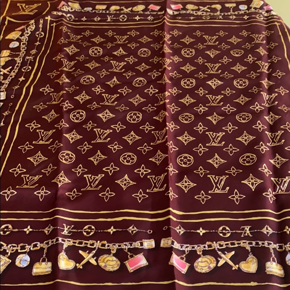 Louis Vuitton scarf